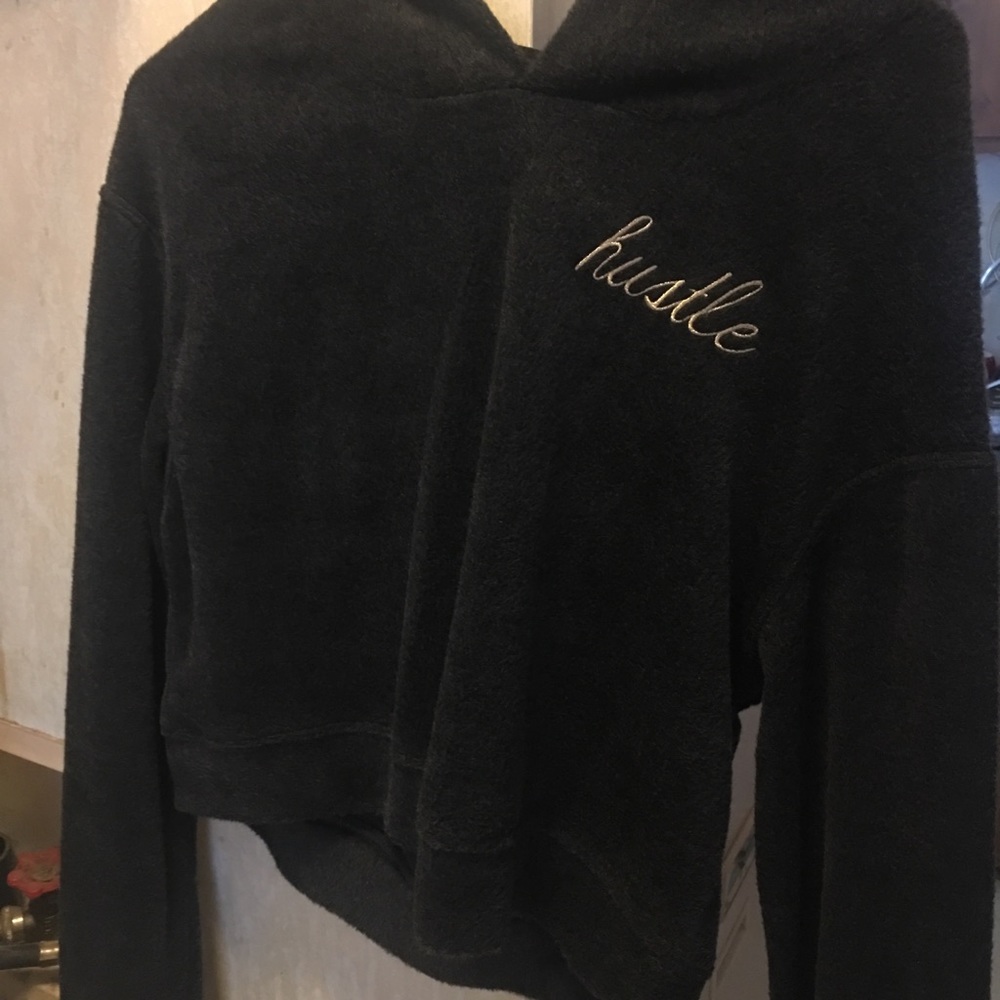 Hustle crop top sweatshirt!
